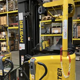Schubmaststapler gebraucht: Hyster Schubmaststapler R1.4 Hyster R1.4 * Schubmaststapler