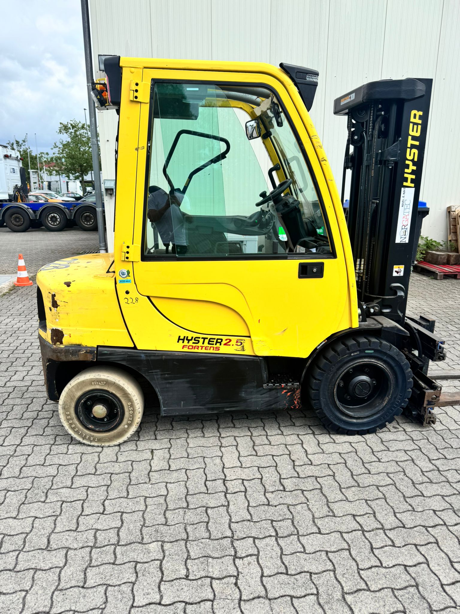 Frontstapler gebraucht: Hyster Dieselstapler H2.5FT Hyster H2.5FT * Dieselstapler