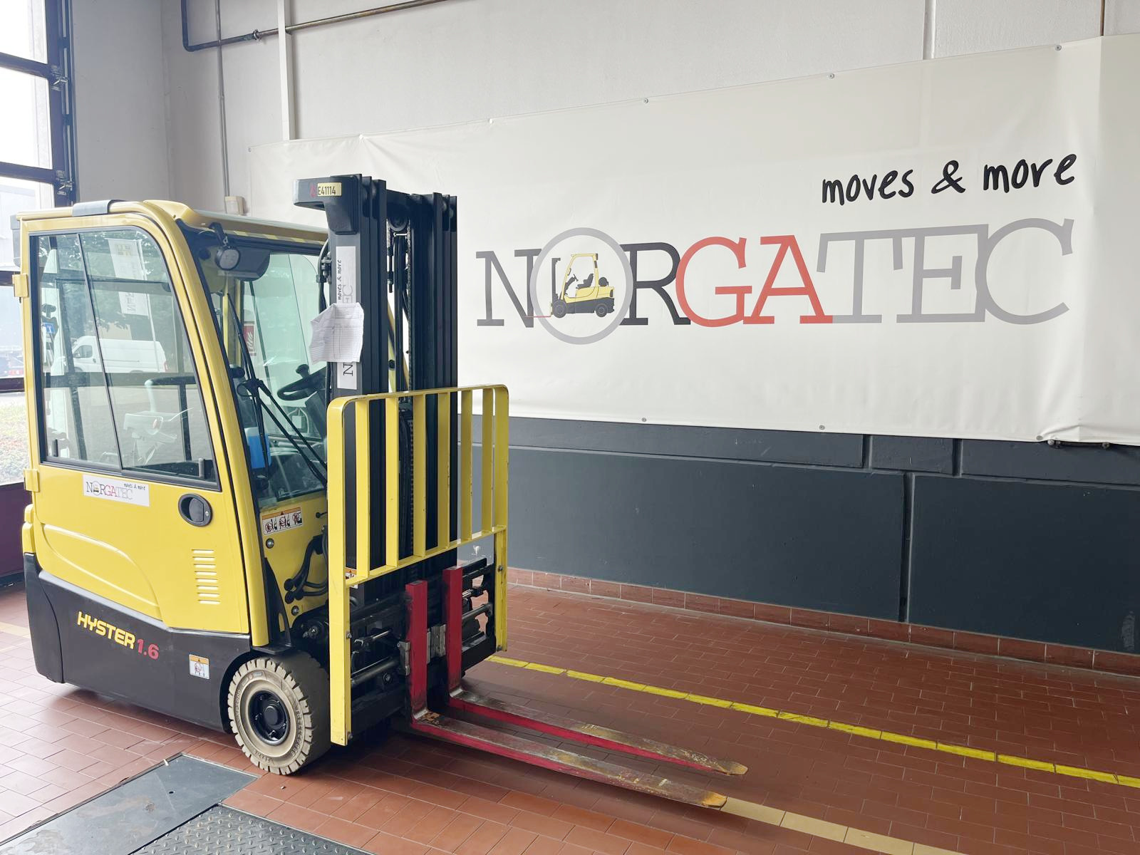 Frontstapler gebraucht: Hyster 3-Rad Elektrostapler J1.6XNT MWB Hyster J1.6XNT MWB * 3-Rad Elektrostapler