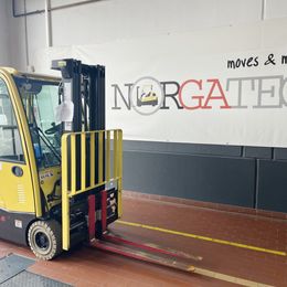 Frontstapler gebraucht: Hyster 3-Rad Elektrostapler J1.6XNT MWB Hyster J1.6XNT MWB * 3-Rad Elektrostapler