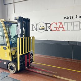 Frontstapler gebraucht: Hyster 3-Rad Elektrostapler J1.6XNT MWB Hyster J1.6XNT MWB * 3-Rad Elektrostapler