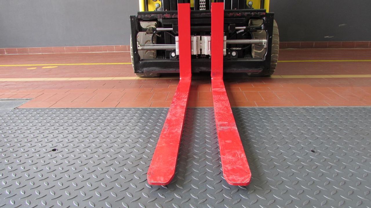 Frontstapler gebraucht: Hyster 3-Rad Elektrostapler J1.8 XNT (MWB) Hyster J1.8 XNT (MWB) * 3-Rad Elektrostapler