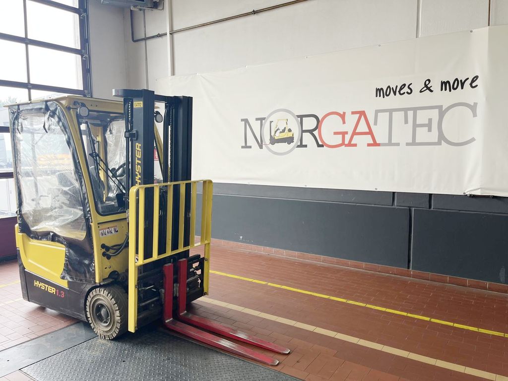 Frontstapler gebraucht: Hyster 3-Rad Elektrostapler A.1.3XNT Hyster A.1.3XNT * 3-Rad Elektrostapler