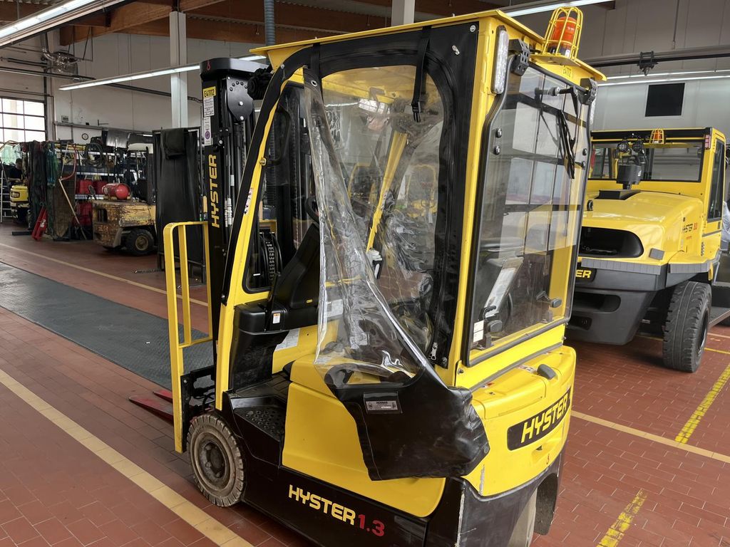 Frontstapler gebraucht: Hyster 3-Rad Elektrostapler A.1.3XNT Hyster A.1.3XNT * 3-Rad Elektrostapler
