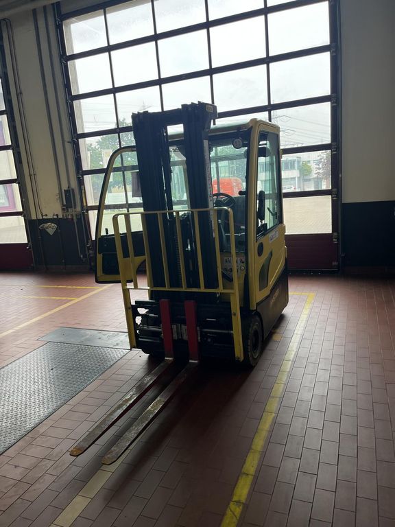 Frontstapler gebraucht: Hyster 3-Rad Elektrostapler J1.6XNT MWB Hyster J1.6XNT MWB * 3-Rad Elektrostapler